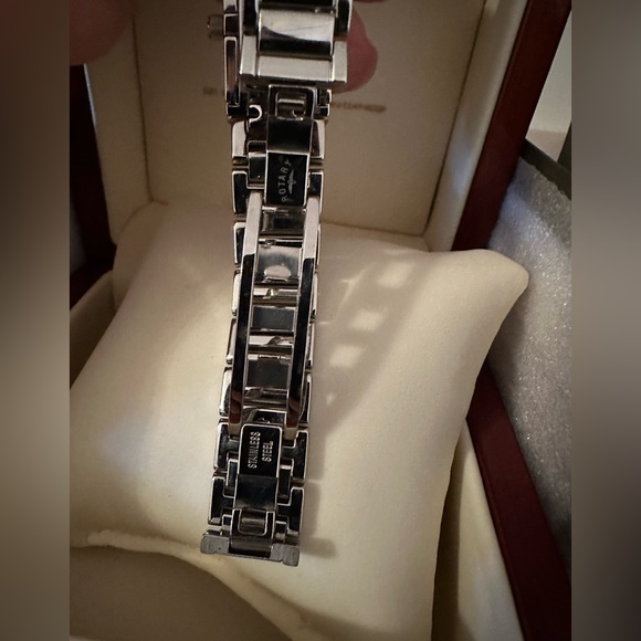 Rotary ladies mother of pearl & changeable dial watch - Picture 12 of 16